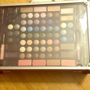 Makeup set in tackle case